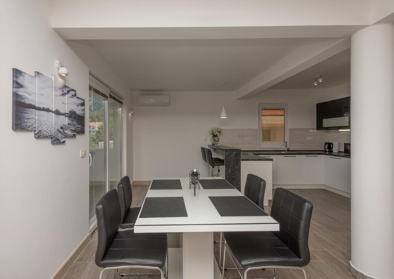 Apartments Villa Hadria Makarska Ngoại thất bức ảnh
