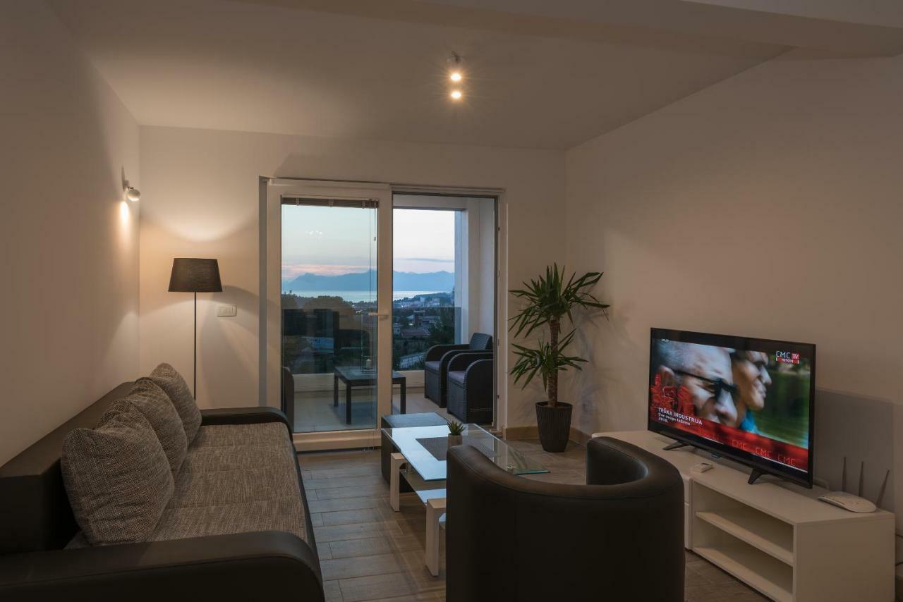 Apartments Villa Hadria Makarska Ngoại thất bức ảnh